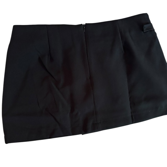 Emerson Lang Young Contemporary Black Buckle Belt Mini Skirt Size XL NWT - Picture 5 of 17